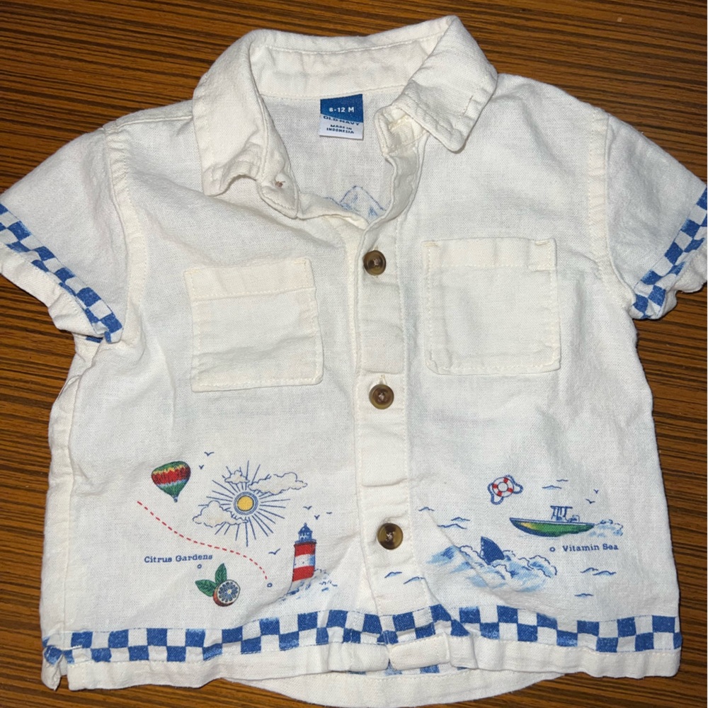Old Navy 6-12M Baby Button Down Short sleeve with holiday print